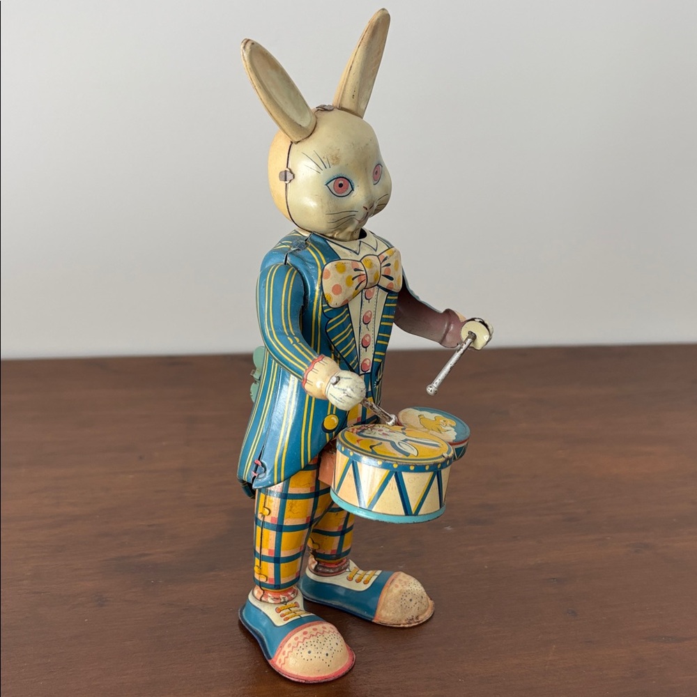 Vintage Rabbit Drummer - Picture 13 of 16